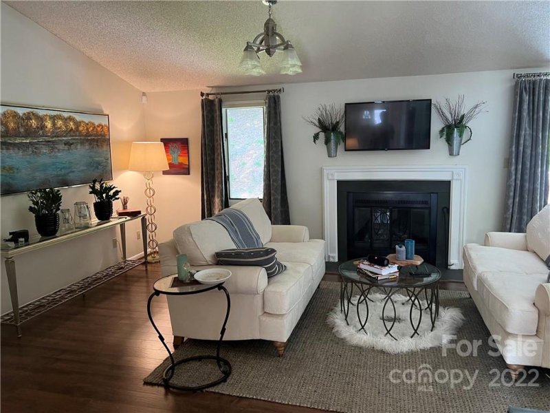 Property image 4 at 93 Hollybrook Drive, Asheville, NC 28803