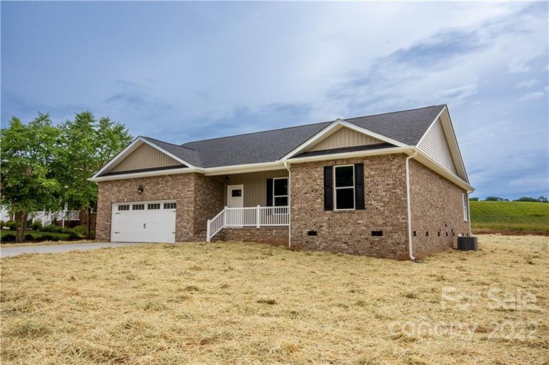 Property image 2 at 104 Postell Drive, Statesville, NC 28625