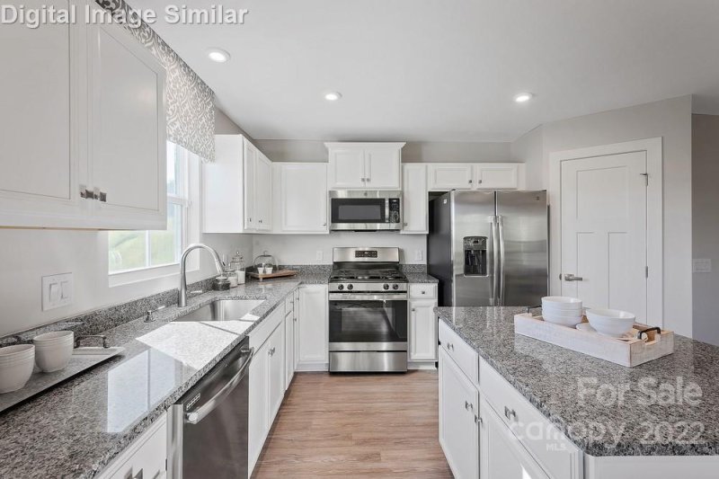 Property image 4 at 2103 Goldwood Drive, Charlotte, NC 28215