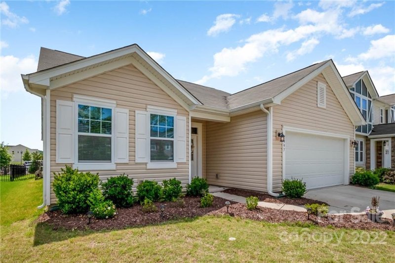 Property image 3 at 1397 Kings Grove Drive, York, SC 29745