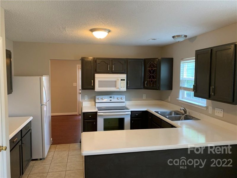 Property image 4 at 8702 Wood Sorrel Court, Matthews, NC 28108