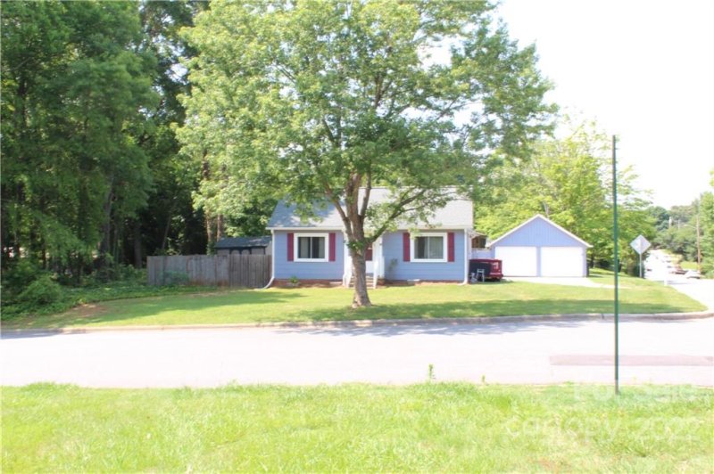 Property image 2 at 1221 Belle Avenue, Statesville, NC 28677