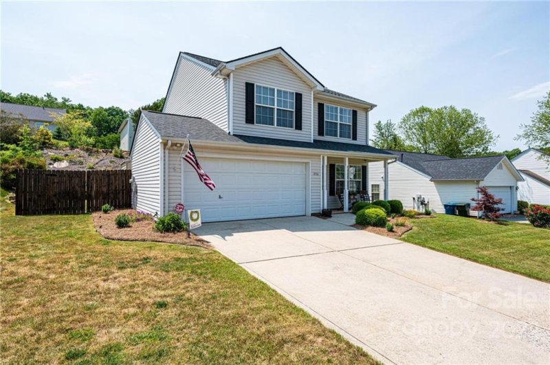 Property image 3 at 1956 8th Street Lane, Hickory, NC 28602