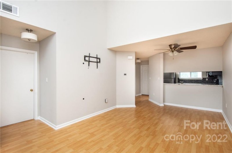 Property image 3 at 2555 Stockbridge Drive, Charlotte, NC 28210