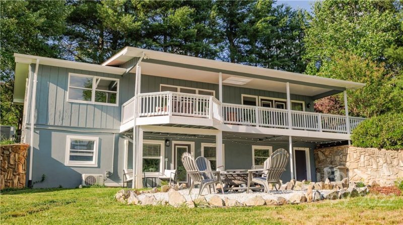 130 Rolling Acres Drive