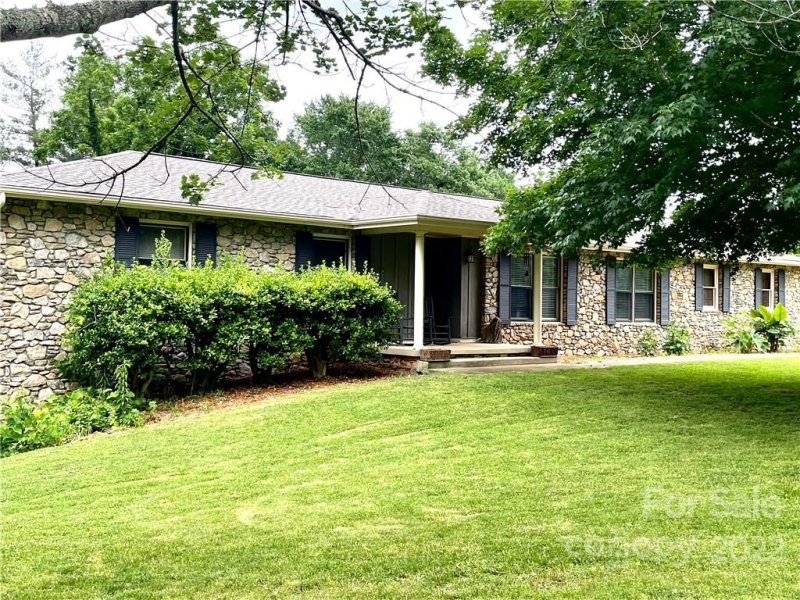 Property image 2 at 11 Glencliff Road, Candler, NC 28715