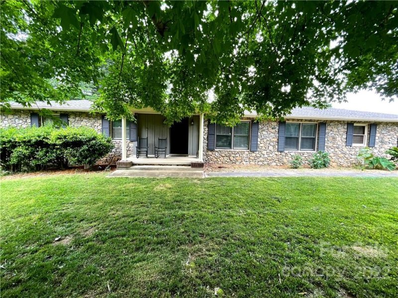 Property image 3 at 11 Glencliff Road, Candler, NC 28715