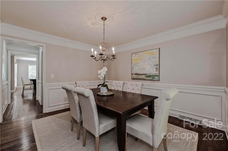 Property image 5 at 3131 Brookridge Lane, Charlotte, NC 28211