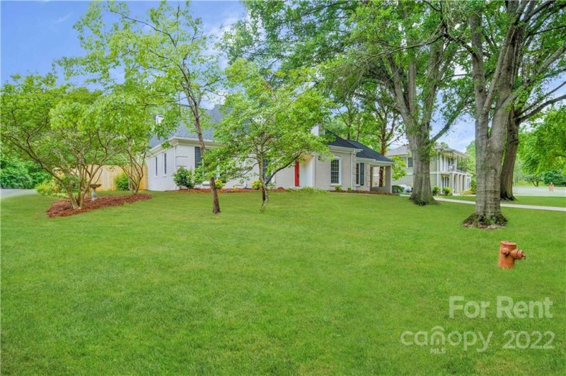 Property image 2 at 214 Armstrong Drive, Belmont, NC 28012