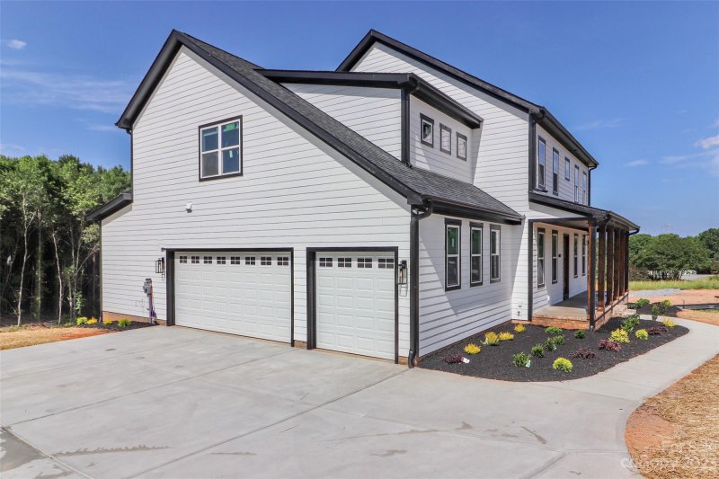 Property image 3 at 8072 Cypress Street, Sherrills Ford, NC 28673