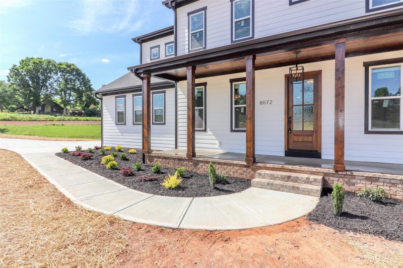 Property image 4 at 8072 Cypress Street, Sherrills Ford, NC 28673