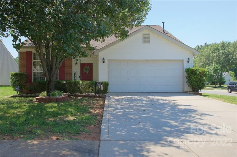 Property image 2 at 4224 Brawer Farm Drive, Charlotte, NC 28269