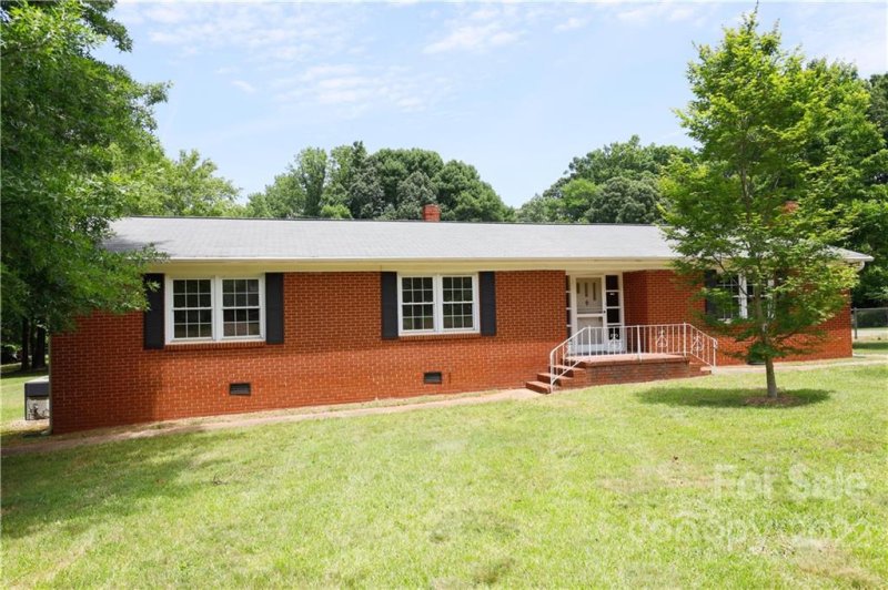 Property image 2 at 5809 Brickstone Drive, Charlotte, NC 28227