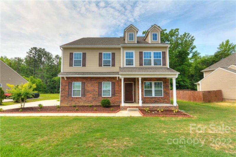 2032 Eddie Massey Lane