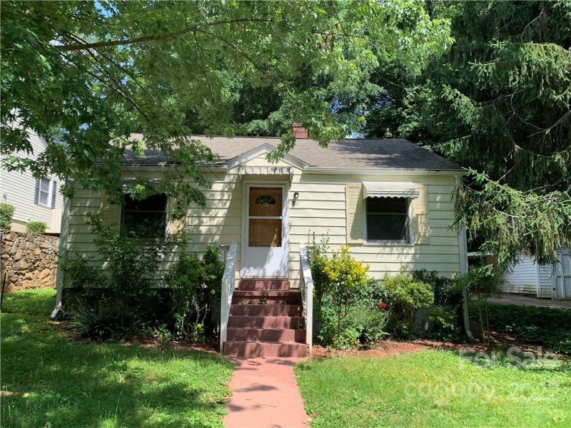 Property image 2 at 51 Arthur Road, Asheville, NC 28806