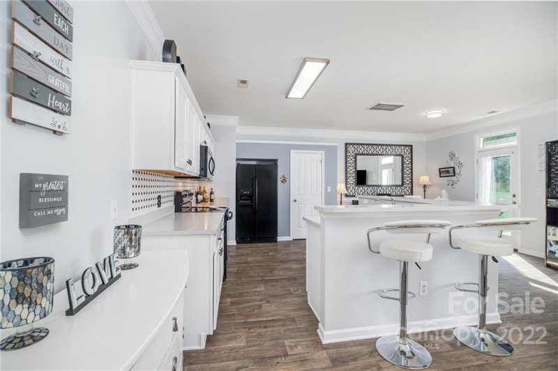 Property image 5 at 7926 Mossycup Drive, Charlotte, NC 28215