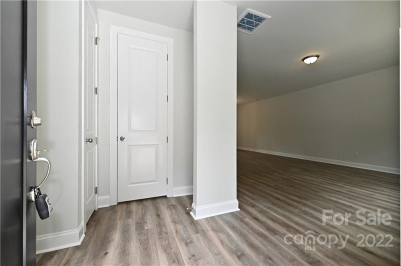 Property image 4 at 718 Rodey Avenue, Charlotte, NC 28206