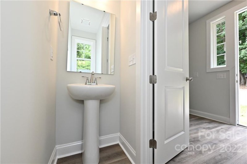 Property image 5 at 718 Rodey Avenue, Charlotte, NC 28206