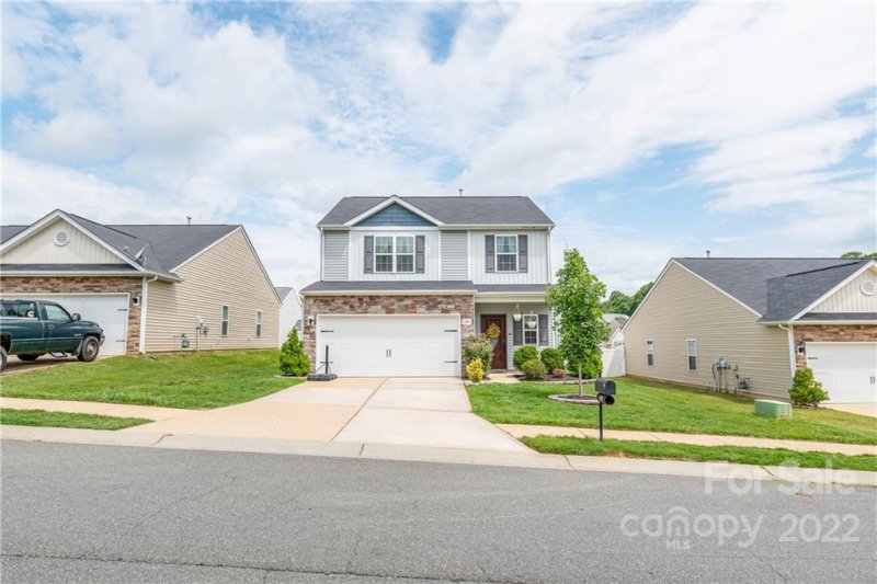 Property image 2 at 1126 Blue Topaz Drive, Dallas, NC 28034