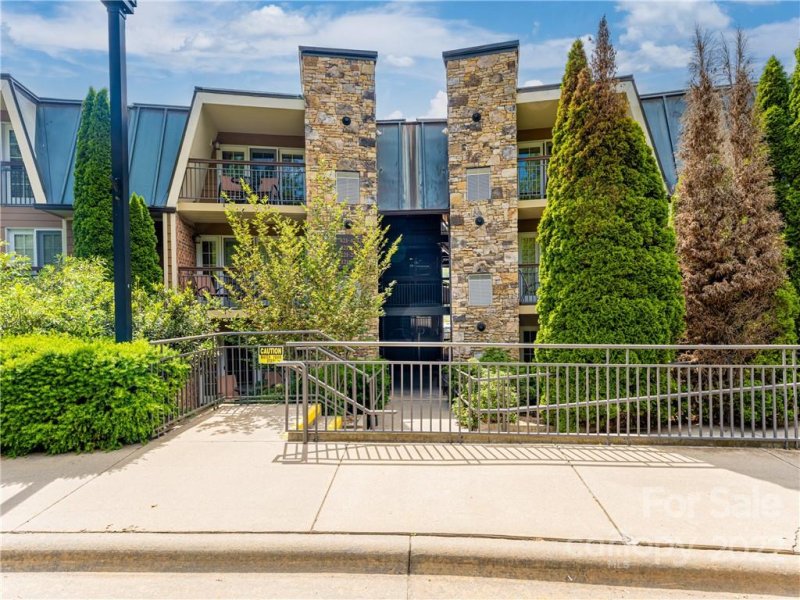 Property image 2 at 424 Bowling Park Road, Asheville, NC 28803