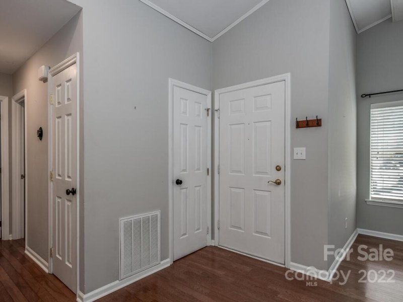 Property image 3 at 2733 Tiergarten Lane, Charlotte, NC 28210