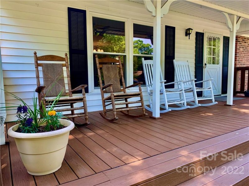 Property image 4 at 116 Summerglen Drive, Asheville, NC 28806