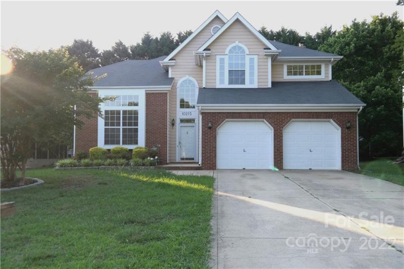 10215 Baskerville Avenue