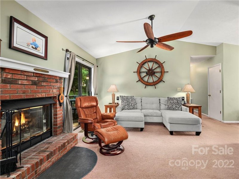 Property image 5 at 15 N Willow Wood Trail, Hendersonville, NC 28739