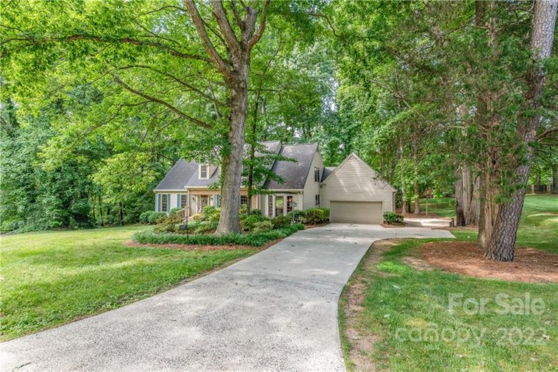 Property image 2 at 2437 Woodleigh Drive, Gastonia, NC 28056