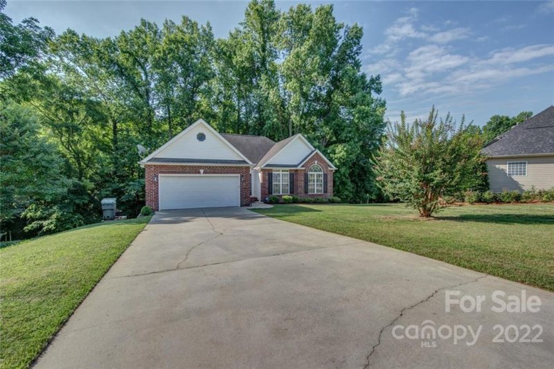 Property image 2 at 2634 Newcombe Court, Gastonia, NC 28056