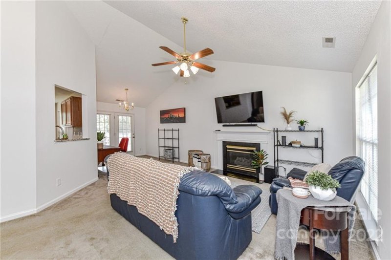 Property image 4 at 6130 Colchester Lane, Matthews, NC 28104