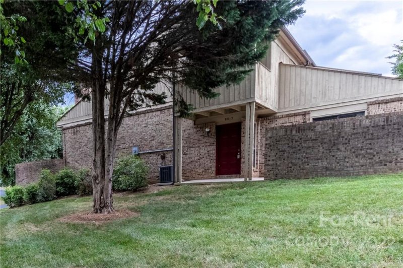 8013 Charter Oak Lane