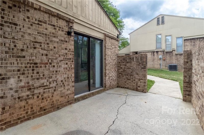 Property image 2 at 8013 Charter Oak Lane, Charlotte, NC 28226