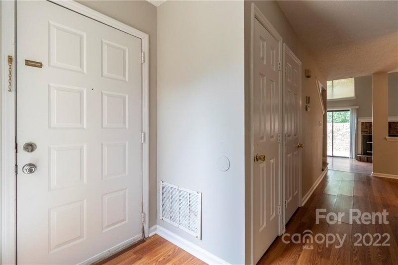 Property image 4 at 8013 Charter Oak Lane, Charlotte, NC 28226