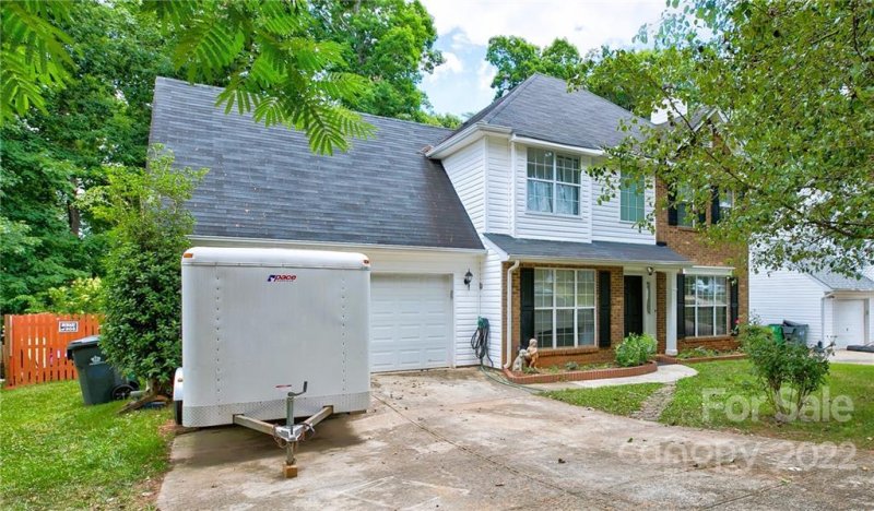 Property image 2 at 8120 Vermilion Drive, Charlotte, NC 28215