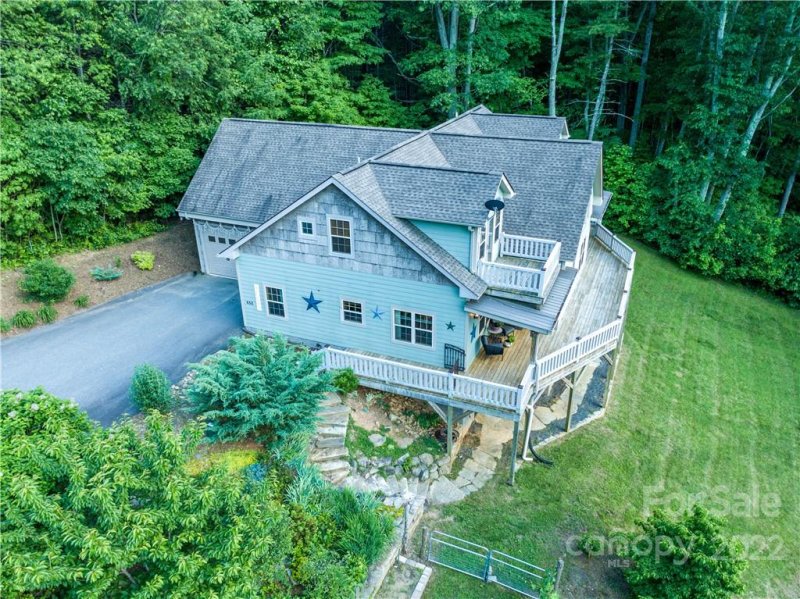 Hidden Valley Acres, Burnsville Community