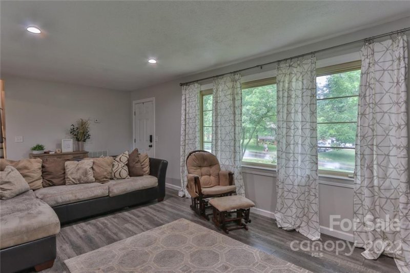 Property image 3 at 5703 Valley Field Road, Hickory, NC 28602