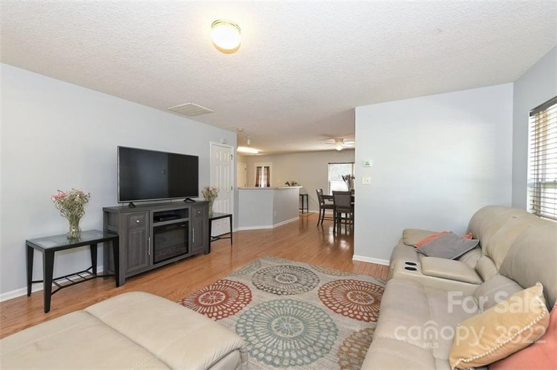 Property image 4 at 1035 Allegiance Drive, Charlotte, NC 28217