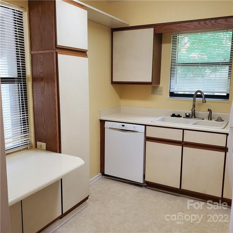 Property image 5 at 602 Abbey Circle, Asheville, NC 28805