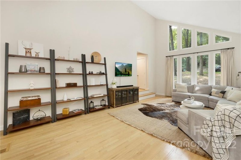 Property image 2 at 5416 Woodcreek Drive, Charlotte, NC 28226