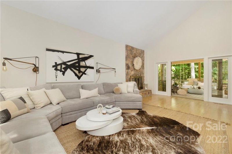 Property image 3 at 5416 Woodcreek Drive, Charlotte, NC 28226