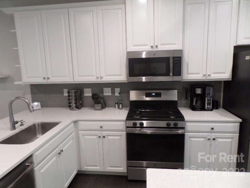 Property image 3 at 515 Old Mill Road, Charlotte, NC 28206