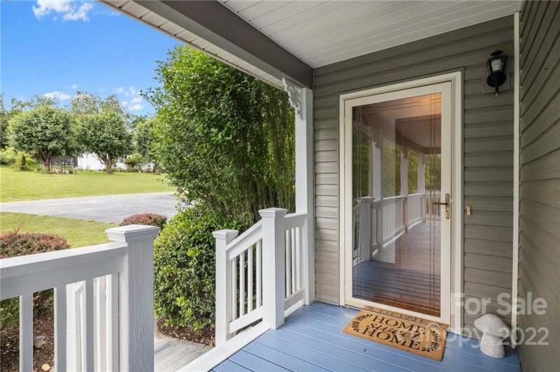 Property image 2 at 201 Meadow Run, Asheville, NC 28806