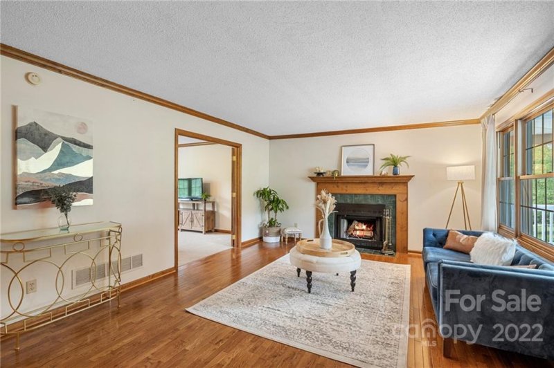 Property image 3 at 201 Meadow Run, Asheville, NC 28806