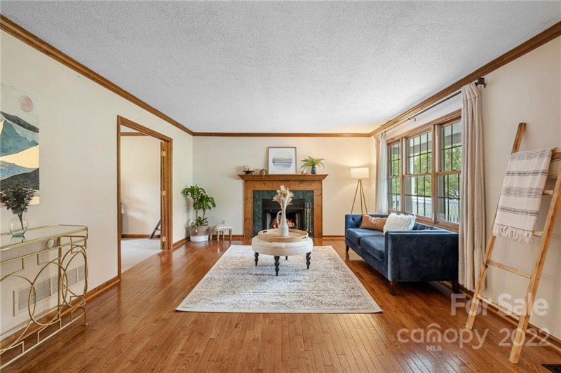 Property image 4 at 201 Meadow Run, Asheville, NC 28806