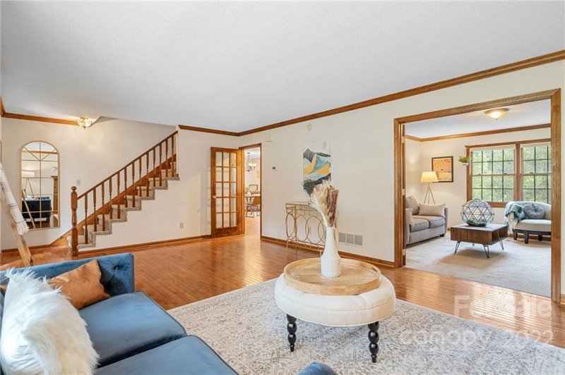 Property image 5 at 201 Meadow Run, Asheville, NC 28806