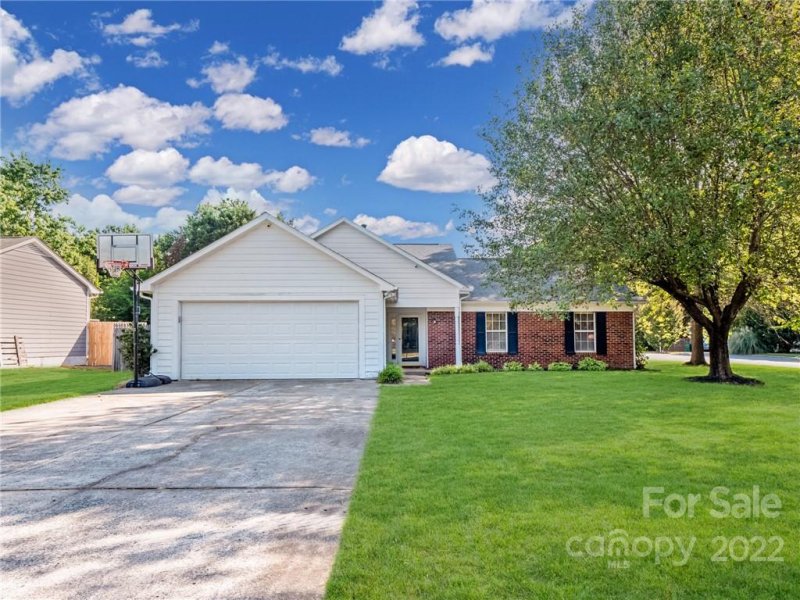 13416 Krislyn Woods Place