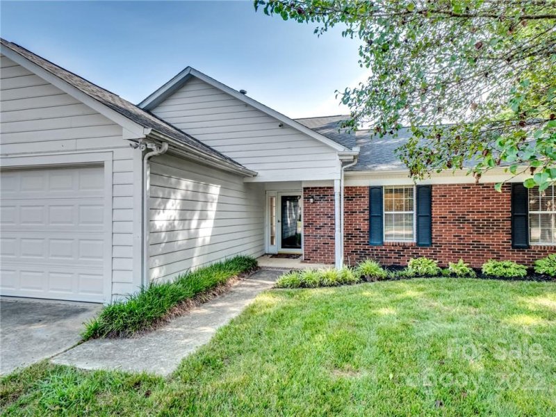 Property image 2 at 13416 Krislyn Woods Place, Charlotte, NC 28278