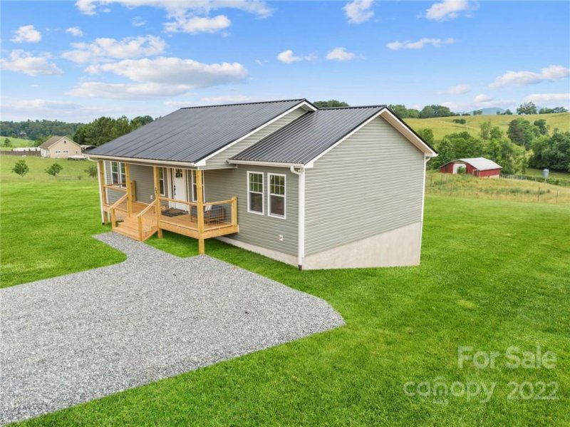 Property image 3 at 26 Pilgrims Path Lane, Alexander, NC 28701