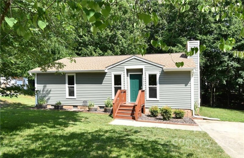 Property image 2 at 8204 Chrisbry Lane, Charlotte, NC 28215